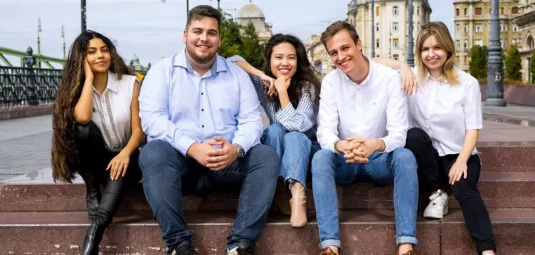 etudiants de l'essca a budapest