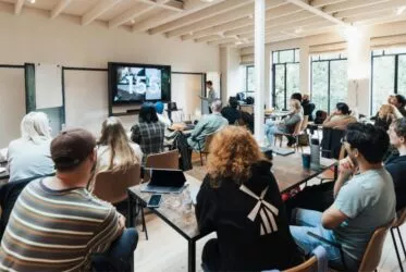 presentation with men and women